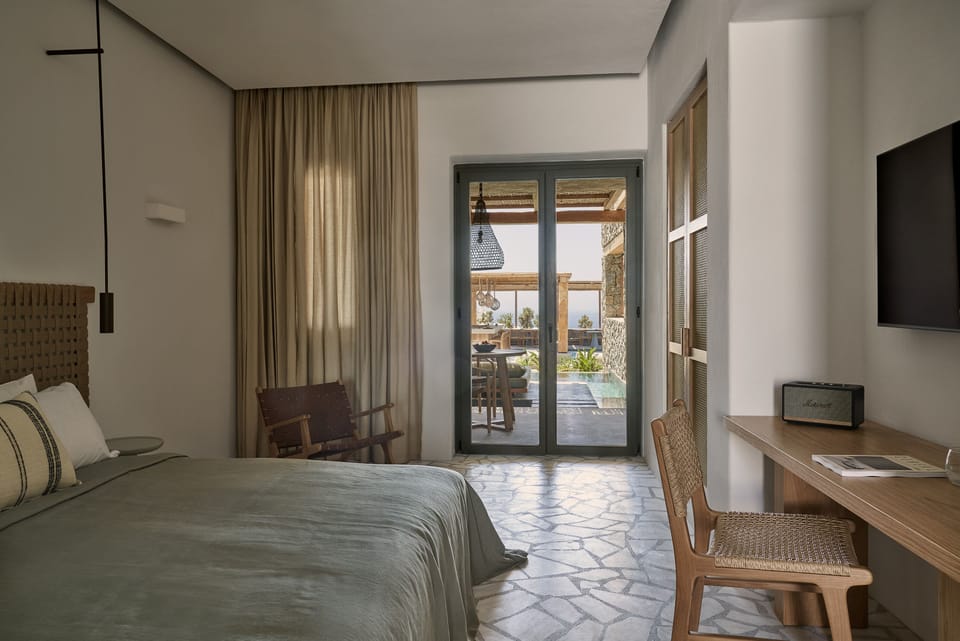 Signature Twin Room | Hypo-allergenic bedding, minibar, in-room safe, individually decorated