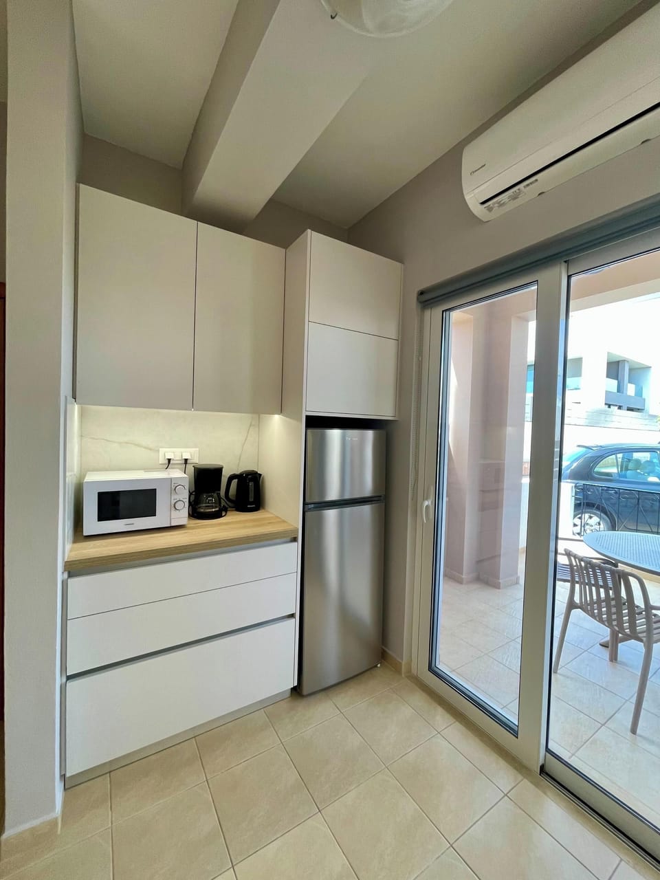 Comfort House, 2 Bedrooms | Private kitchen | Full-size fridge, microwave, oven, stovetop