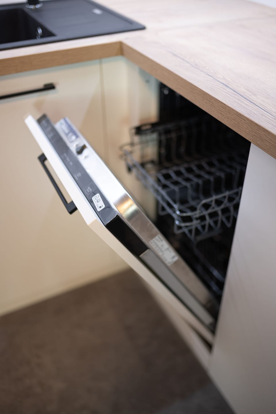 Standard Apartment, 1 Bedroom, Kitchen (1) | Private kitchenette | Electric kettle