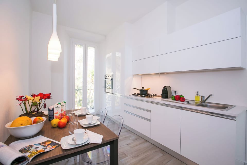 Family Apartment, Multiple Bedrooms, 2 Bathrooms, Lakeside (Menaggio Royale) | Private kitchen | Fridge, microwave, oven, stovetop