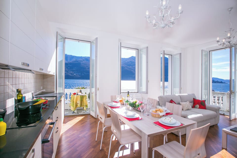 Family Apartment, Multiple Bedrooms, Lakeside (Villa Larius Balcone) | Dining