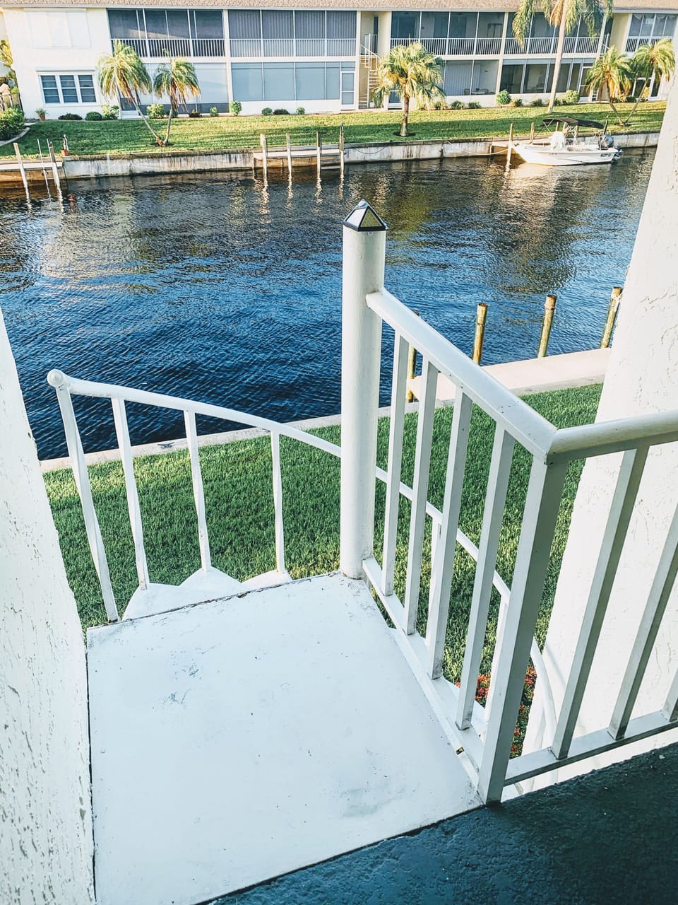 off lanai to water/dock