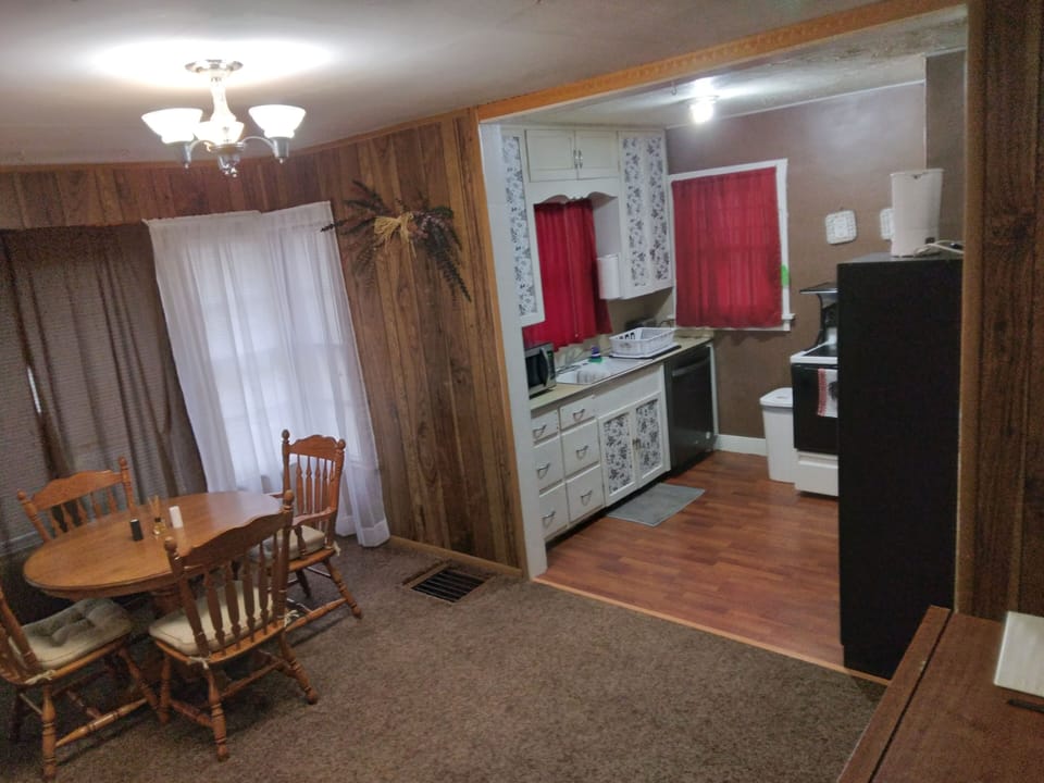 full kitchen 