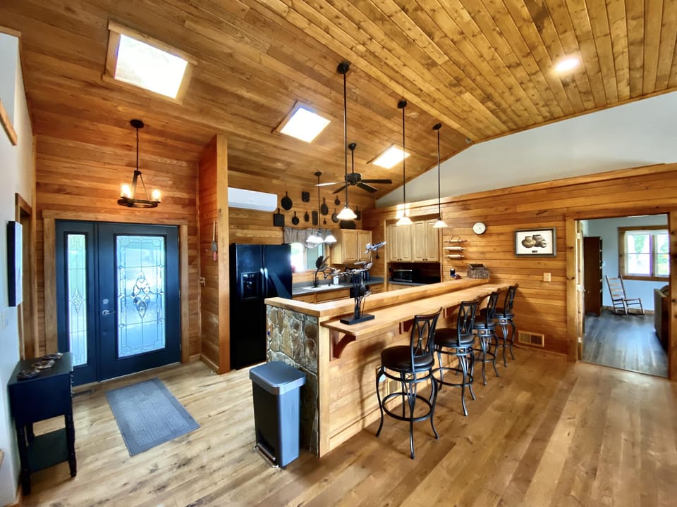 Cooking while enjoying the Mountain Views is "View-licious"! For the BBQ'er, a Gas Grill is Provided