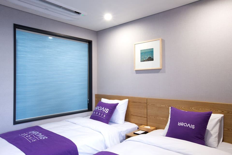 Standard Twin Room | Individually decorated, individually furnished, blackout drapes