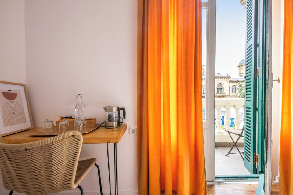 Basic Double Room, Shared Bathroom (5) | Individually decorated, free WiFi, bed sheets
