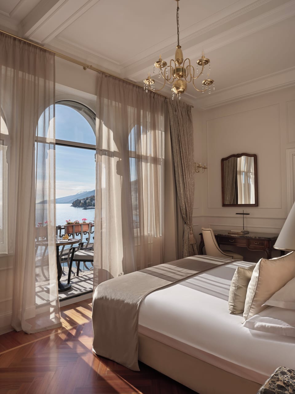 Deluxe Double Room Sea View and Balcony | Hypo-allergenic bedding, minibar, in-room safe, desk