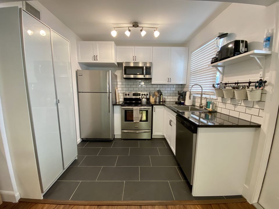 Kitchen (2)
