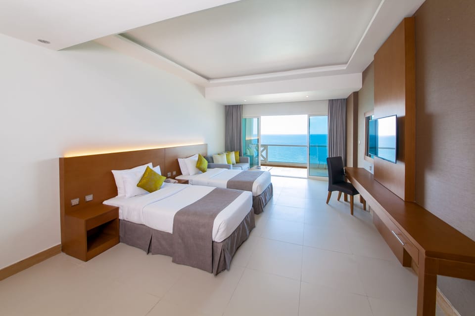 Executive Studio, 1 King Bed, Non Smoking, Sea View | In-room safe, iron/ironing board, free cribs/infant beds, rollaway beds