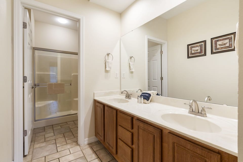 Master Bath Room