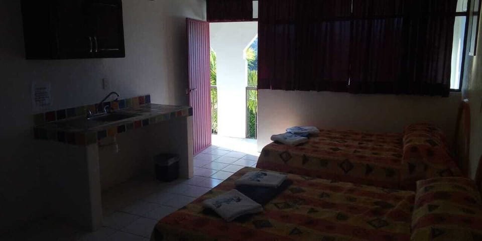 Family Double Room | Desk, bed sheets