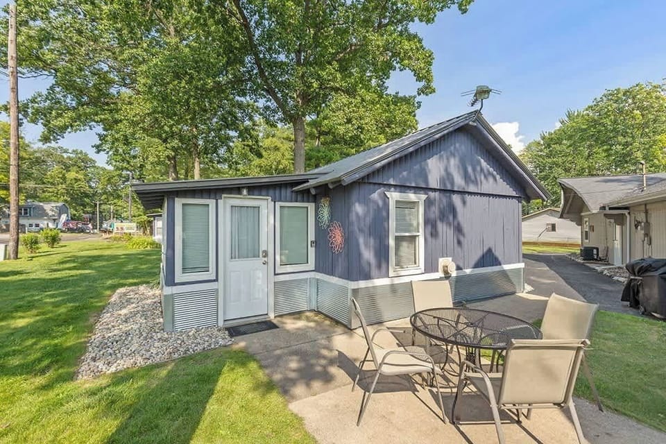 Cabin 2 patio/entrance