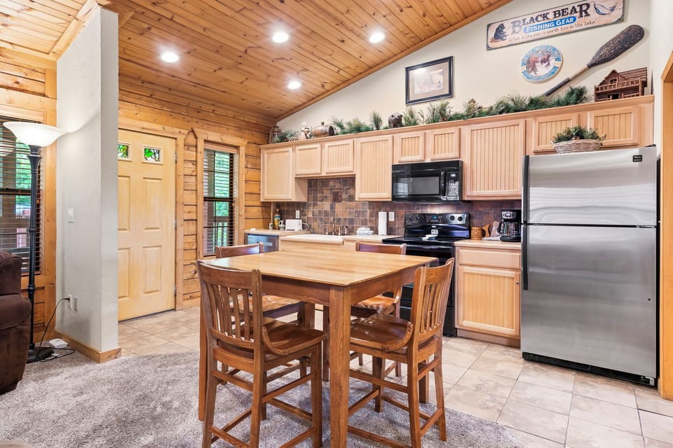 Full Kitchen and Dining Area