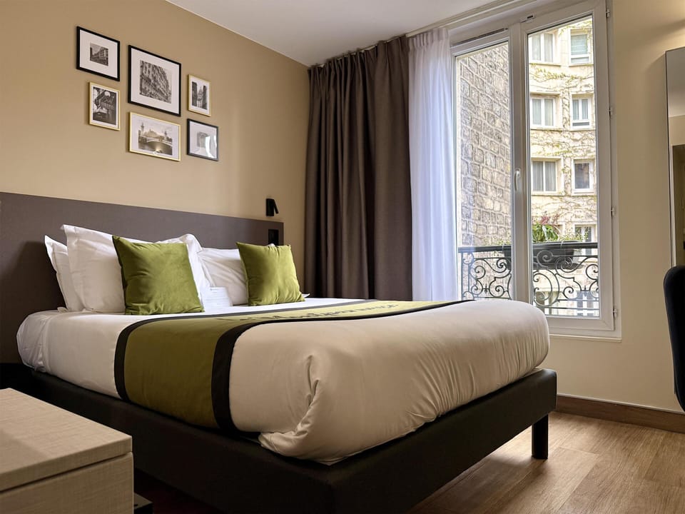 Classic Room, 1 Double Bed, Non Smoking | Premium bedding, minibar, in-room safe, individually decorated
