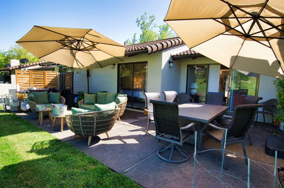 Golf course patio and outside dinning

