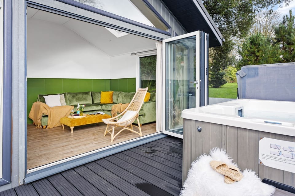 Large opening doors to create an open area  - Parracombe