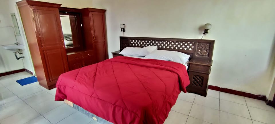 Executive Room | Desk