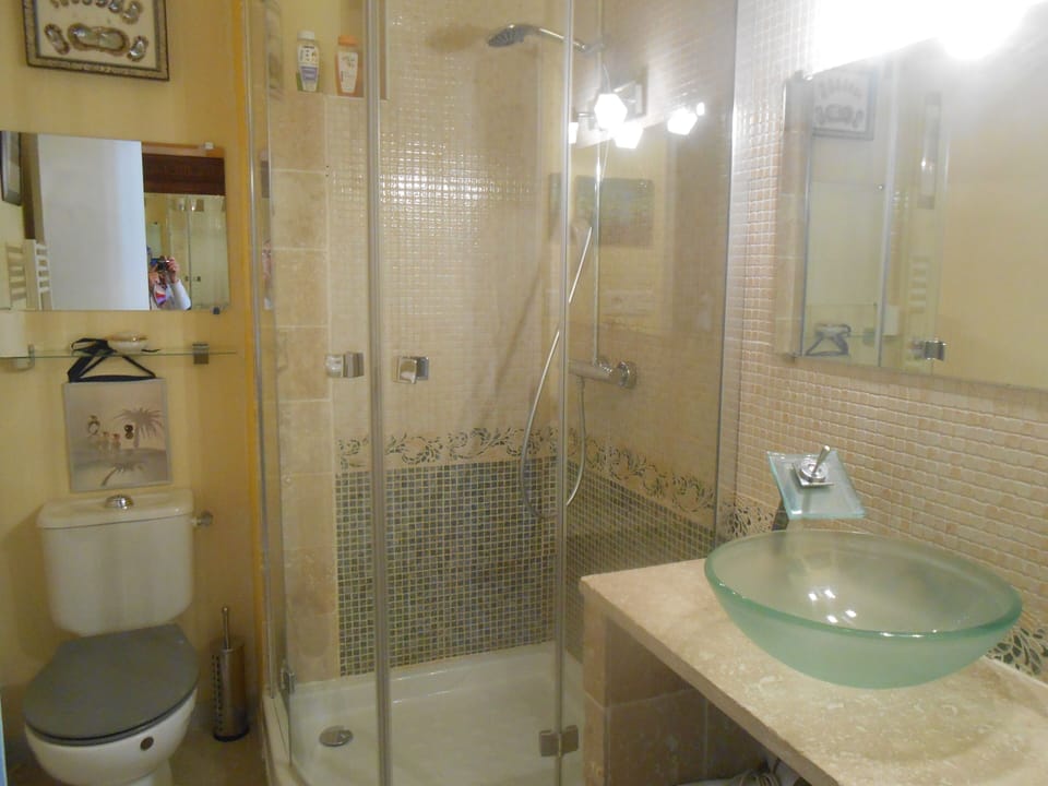 Deluxe Suite | Bathroom | Slippers