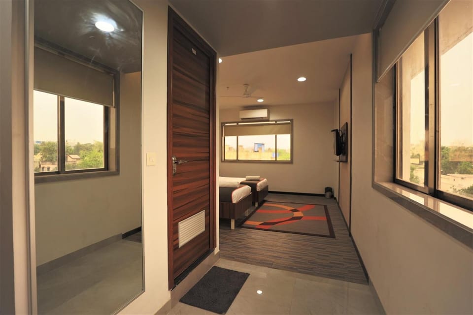 Soundproofing, WiFi (free)