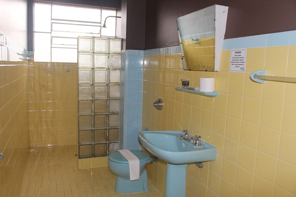Economy Quadruple Room, 1 Bedroom | Bathroom | Shower, towels