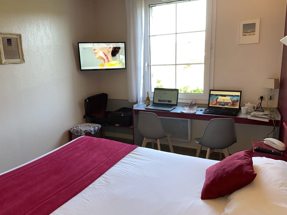 Desk, free WiFi, bed sheets