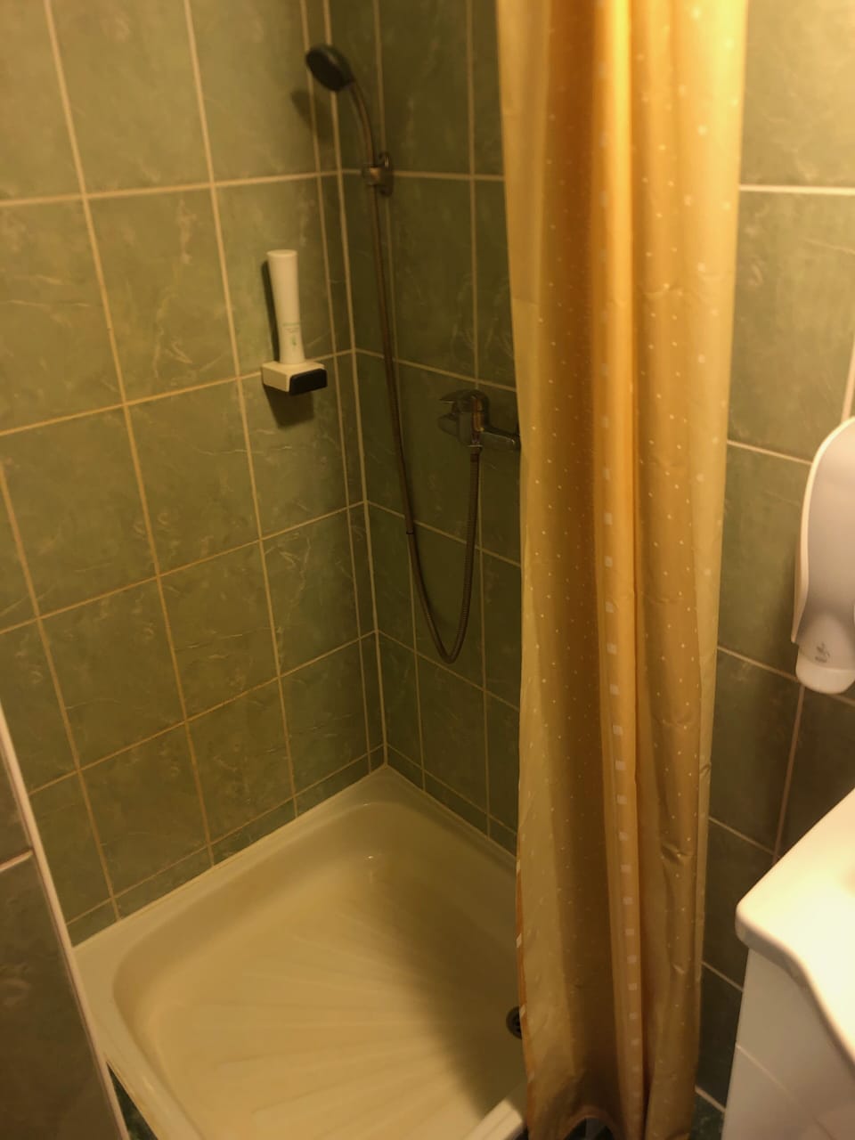 Shower, towels, soap, shampoo