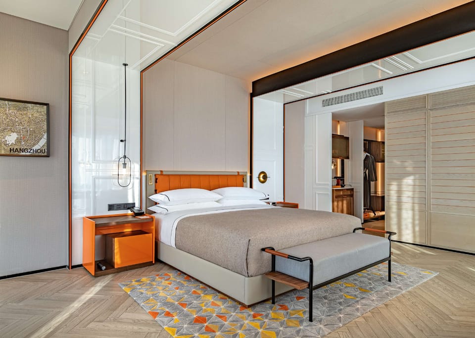 Premium Room, 1 King Bed | Premium bedding, down comforters, minibar, in-room safe