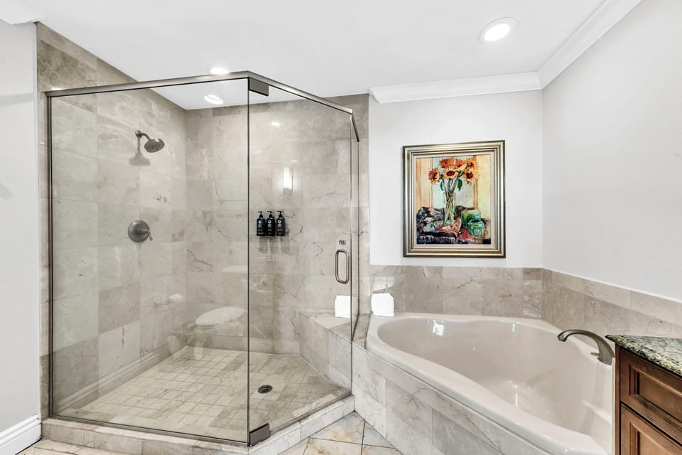 Master Bathroom - Double vanity, soaking tub, stand alone shower