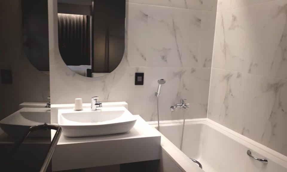 Premium Double Room | Bathroom | Free toiletries, hair dryer, bathrobes, slippers