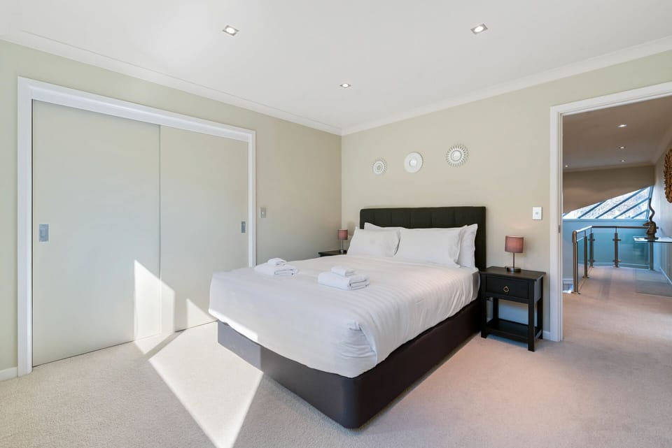 Upstairs bedroom queen sized bed