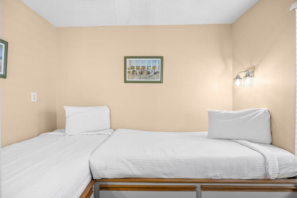 2 Twin Beds in Bedroom #3