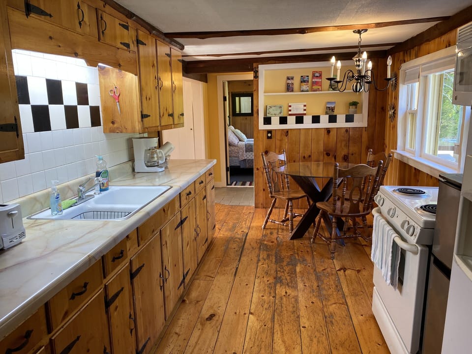 Eat in Kitchen 
