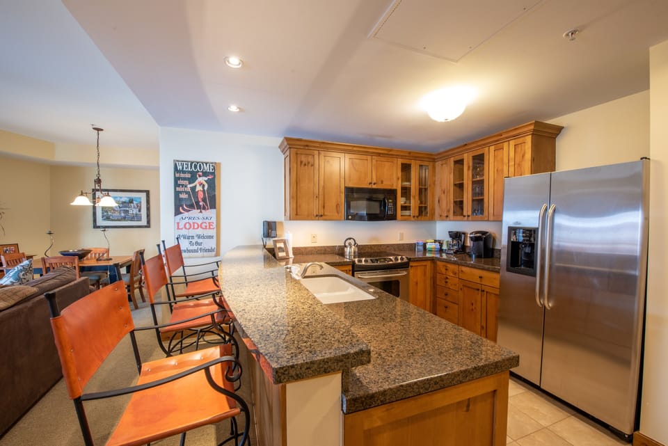 Condo, 1 Bedroom | Private kitchen | Fridge, microwave, oven, dishwasher