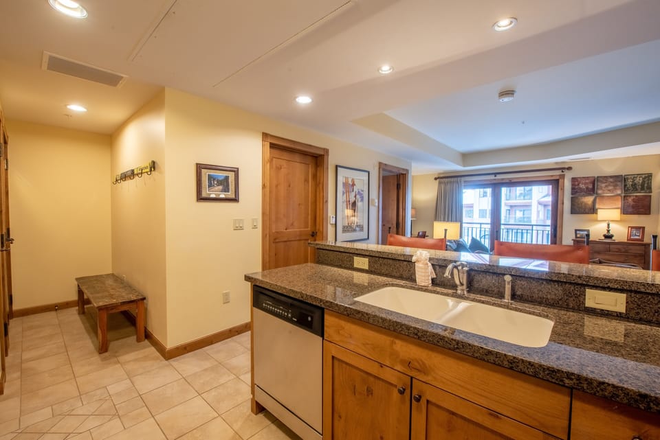 Condo, 1 Bedroom | Bathroom | Free toiletries, hair dryer, shampoo