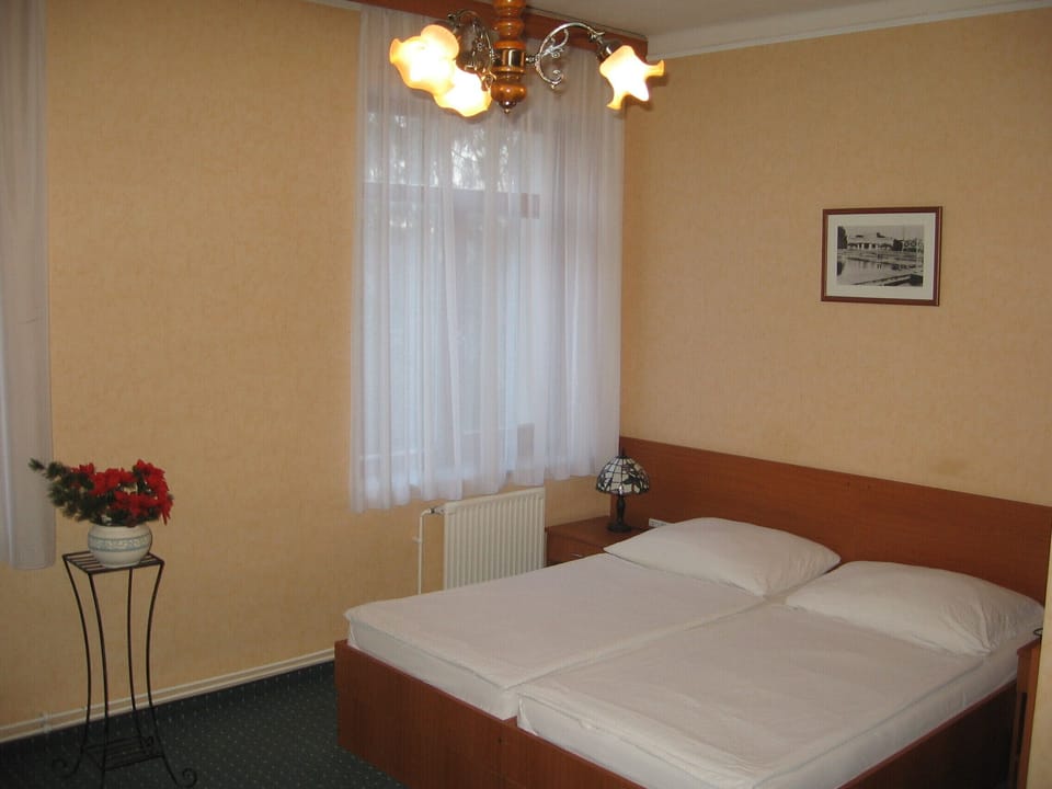 Blackout drapes, WiFi (free), bed sheets