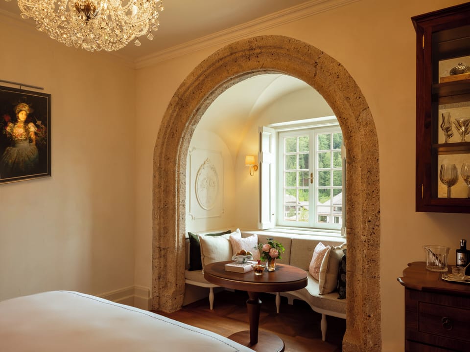 Heritage Room | Premium bedding, free minibar items, in-room safe, desk