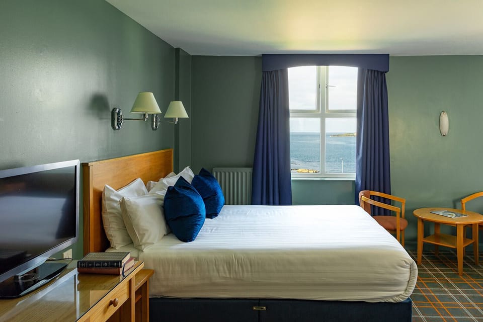 Room, 1 King Bed, Sea View (Atlantic) | Premium bedding, desk, free cribs/infant beds, free WiFi