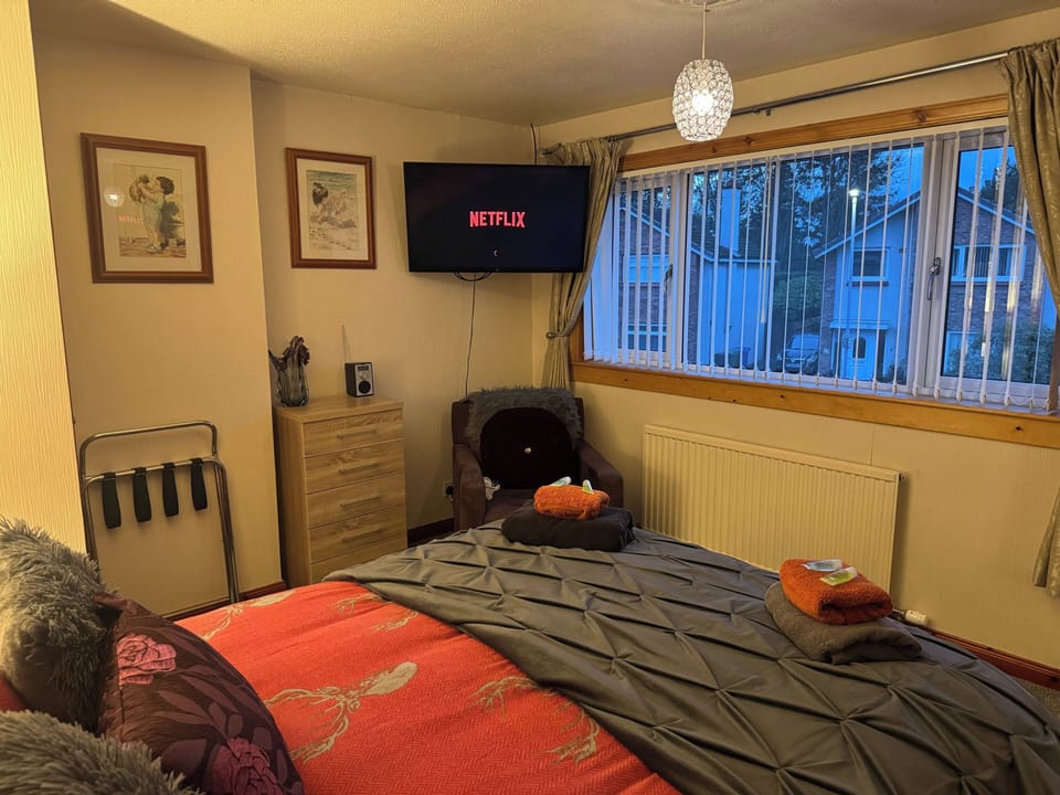 House | 3 bedrooms, iron/ironing board, free WiFi, bed sheets