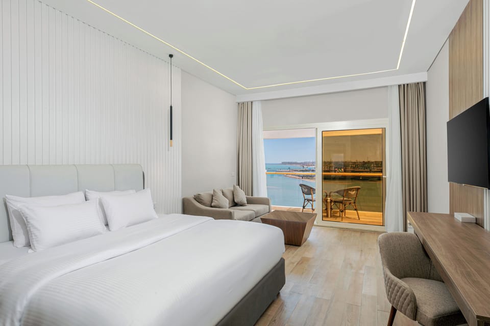 Premium Sea View Suite | Minibar, in-room safe, iron/ironing board, free WiFi