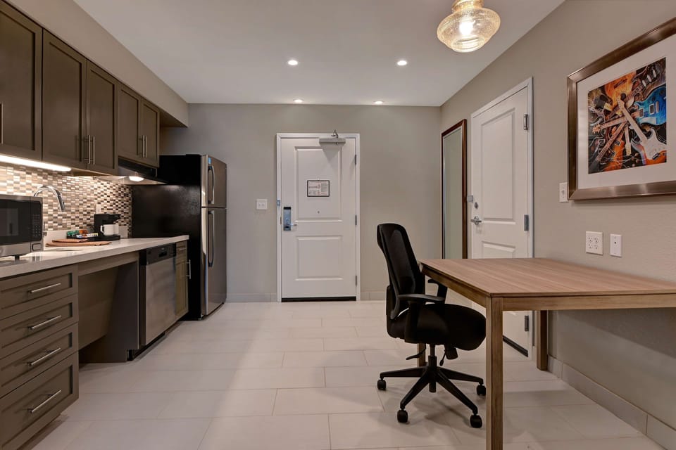 Suite, 1 King Bed, Accessible, Bathtub | Private kitchen | Fridge, microwave, stovetop, dishwasher