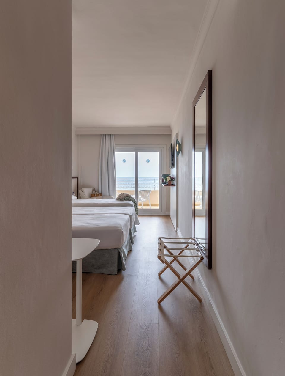 Triple Room, Sea View, Sea Facing (2 + 1) | Desk, bed sheets