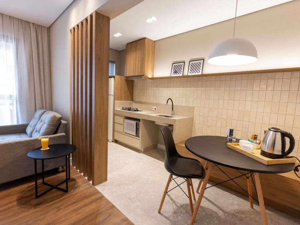 Minibar, in-room safe, individually decorated, individually furnished