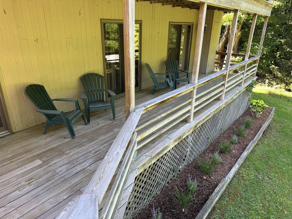 Lower deck