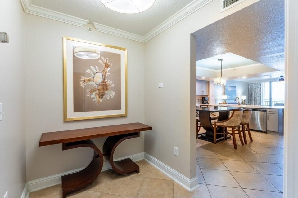 5ClubWyndhamPanamaCityBeach_suitehall-001