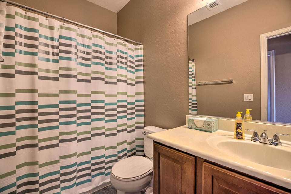 Full Bathroom | Complimentary Toiletries | Hair Dryer
