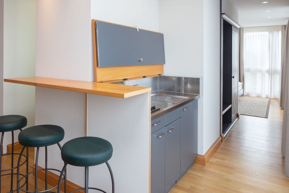Superior Studio | Private kitchenette | Coffee/tea maker, electric kettle
