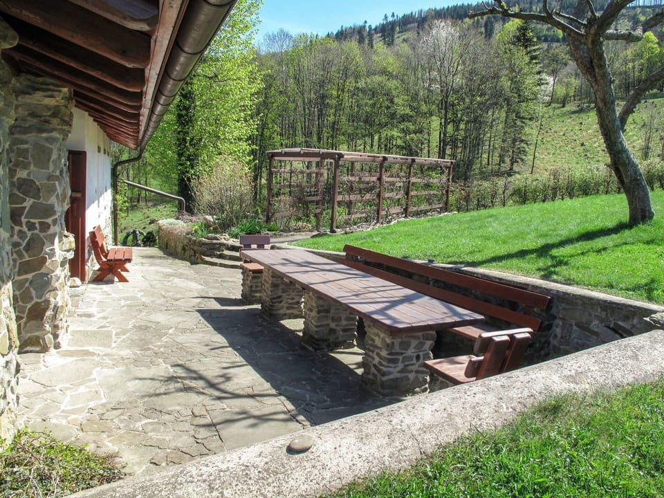 Property, Tree, Grass, House, Architecture, Wood, Landscape, Table, State Park, Spring