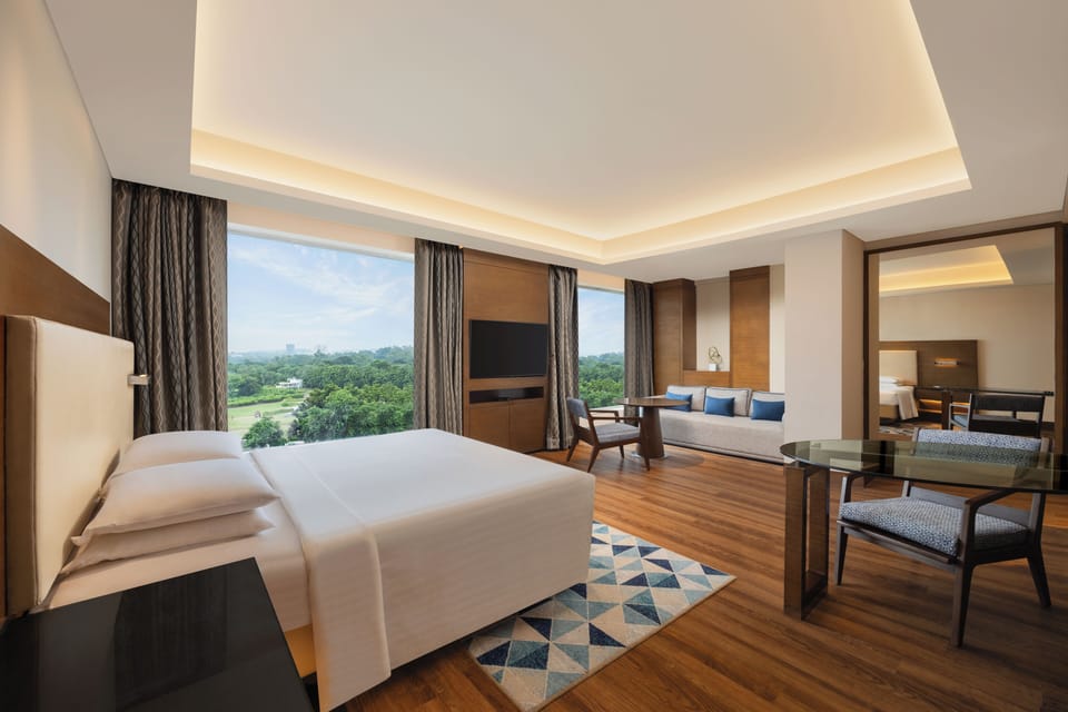 Premium bedding, minibar, in-room safe, desk