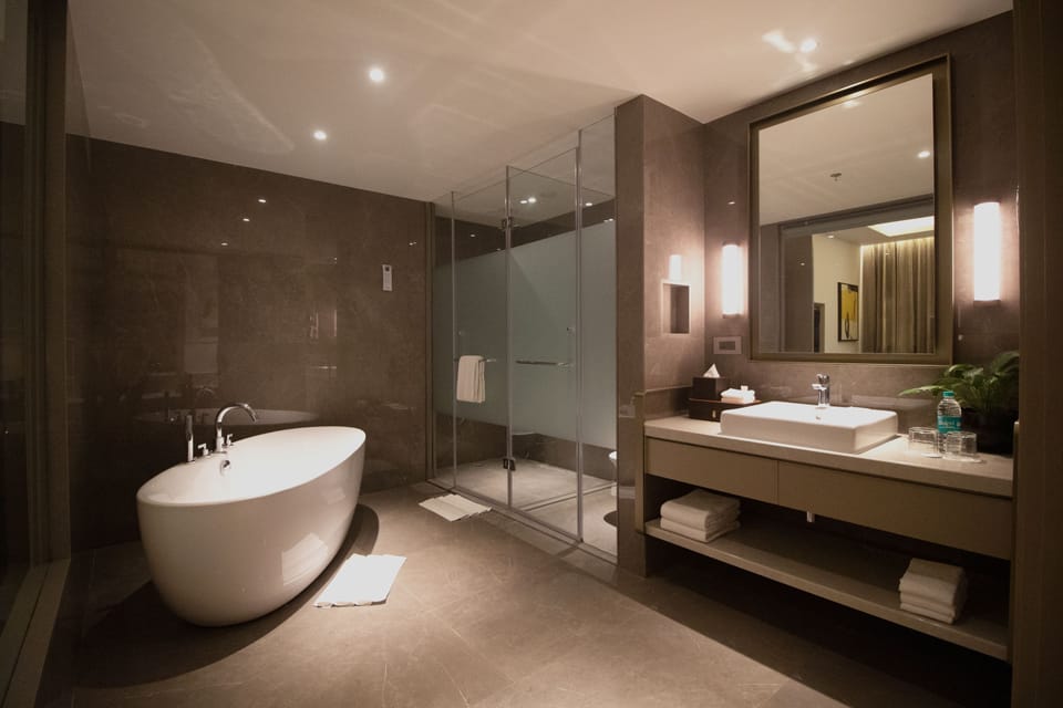 Presidential Suite, 1 King Bed | Bathroom | Shower, rainfall showerhead, free toiletries, hair dryer