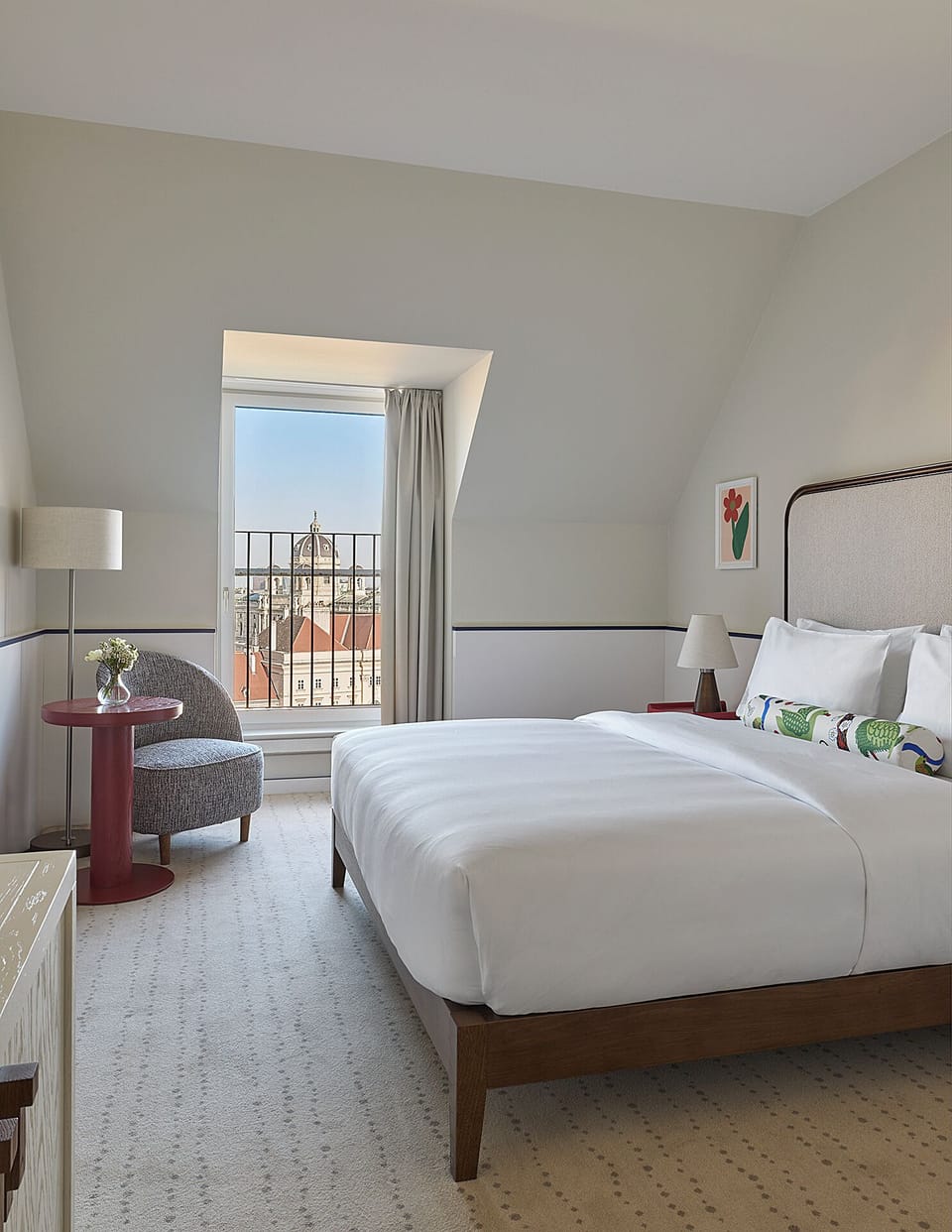 Deluxe Double Room | Minibar, in-room safe, desk, laptop workspace